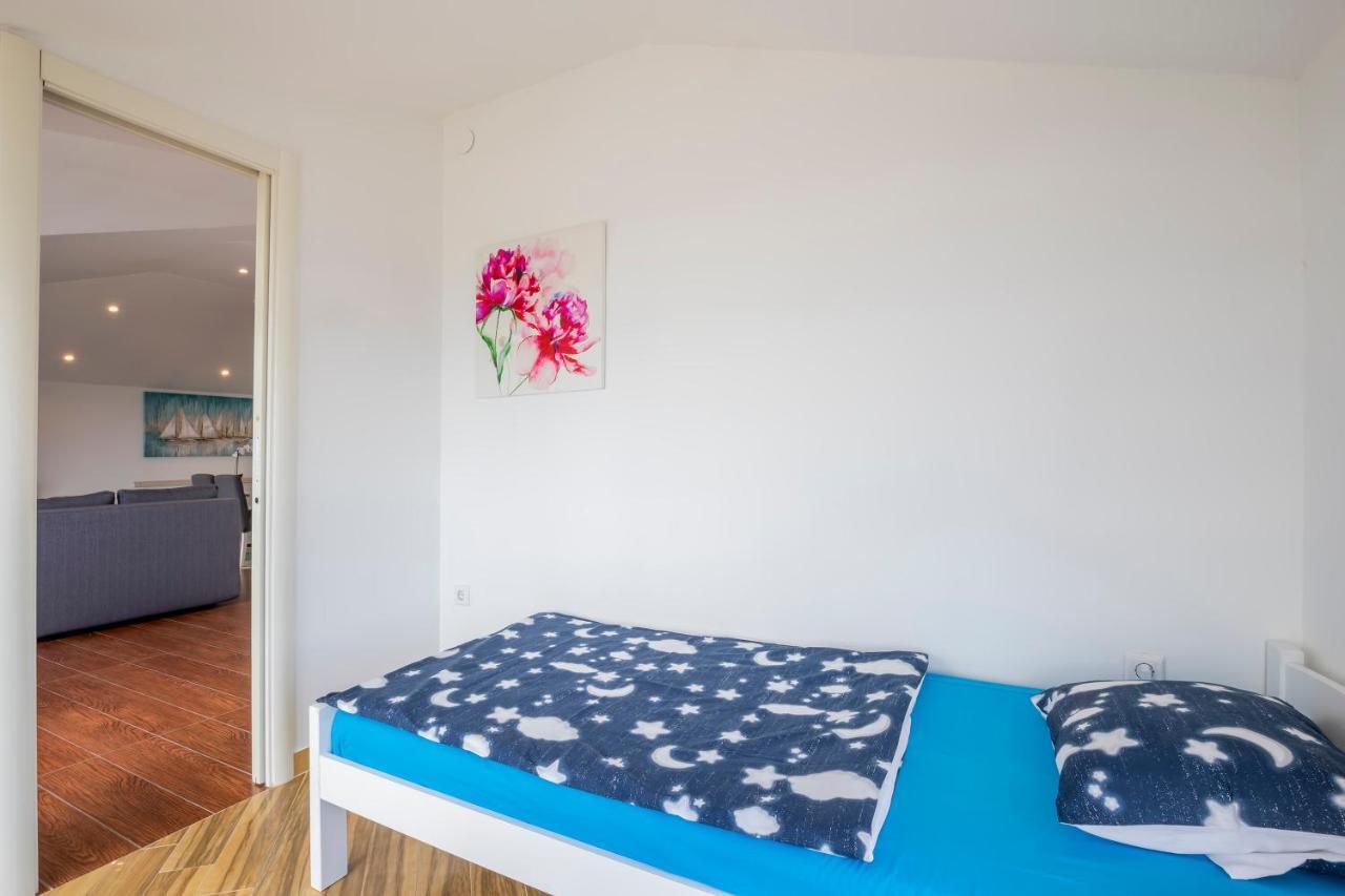 Apartment Vita Rijeka Bagian luar foto